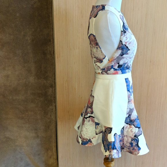 New! FINDERS KEEPERS 2-Piece Adorable Top & Skirt - Picture 5 of 13